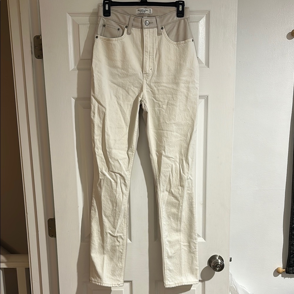 Abercrombie & Fitch Women's Straight Leg Jeans - Cream